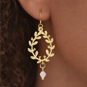 Elegant Gold Leaf Drop Earrings